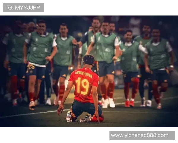 在沙滩上尽情模仿足球明星的精彩踢球瞬间