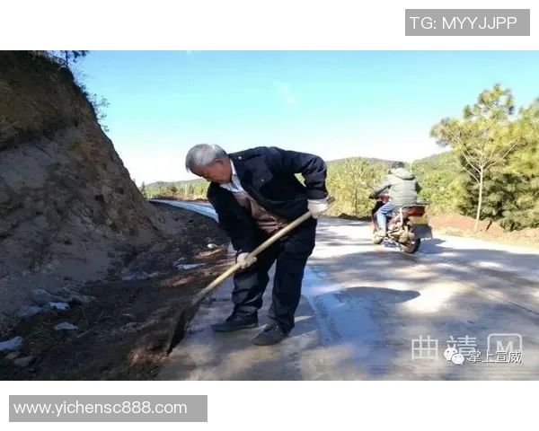 足球明星与乡村老人之间的温情故事揭示了爱与梦想的力量与希望