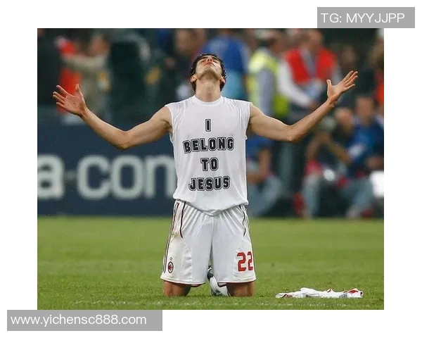 用卫生纸创作足球明星肖像艺术展现运动之美与创意无限 用卫生纸创作足球明星肖像艺术展现运动之美与创意无限