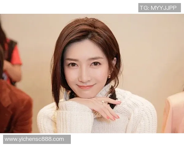 江疏影与足球明星的偶遇瞬间引发热议粉丝们纷纷围观分享精彩时刻